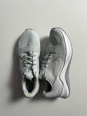 Nike MC Trainer 2 Pure Platinum Metallic Silver, Size Women’s 10